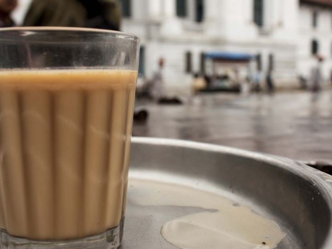 विदेशको लाखौँ कमाइ छाडेर स्वदेशमै घुम्ती चिया